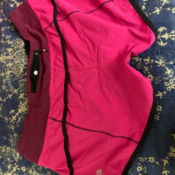 Lululemon speed shorts 2.5” inseam.  Sz 6  RARE - Picture 5 of 7